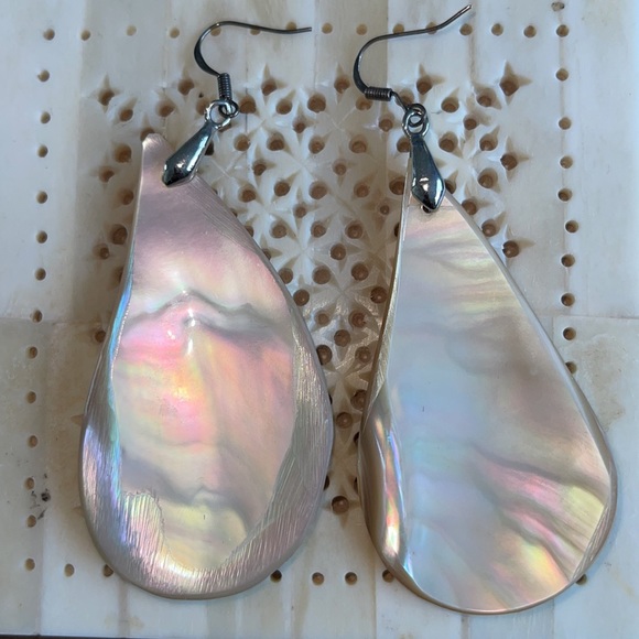 Shell drop earrings - Picture 2 of 3